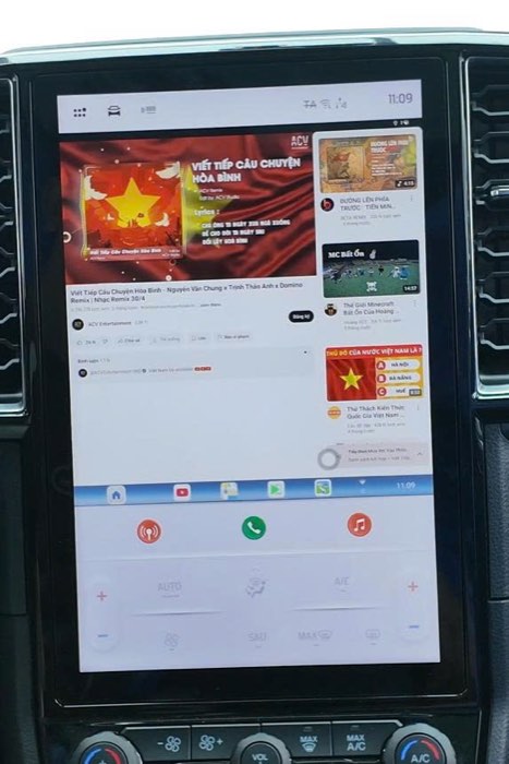 Xem YouTube trên màn hình dọc Ford Everest